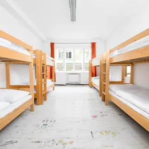 https://prague-old-town-hostel.praguehotelsweb.com